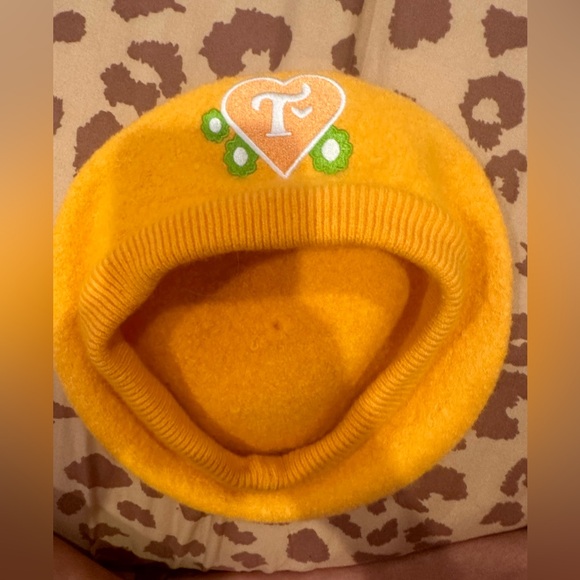 Trixie Cosmetics Beret. - Picture 6 of 13